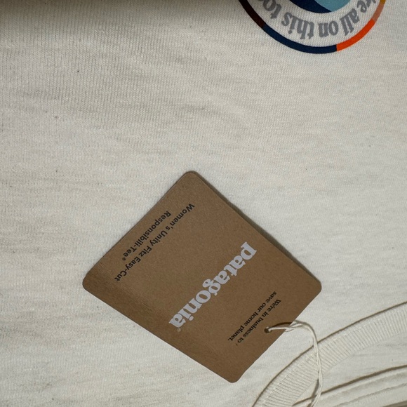 🆕 NWT Patagonia Graphic Cream Tee Boxy Comfortable Crew Neck Outdoorsy - Picture 7 of 9